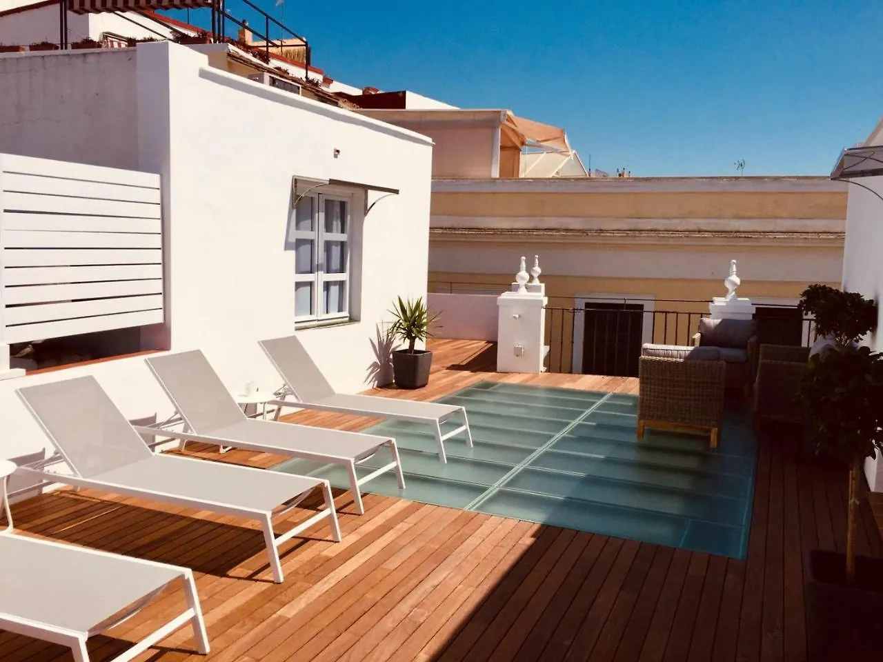 Basic Hotel Sevilla Catedral 3*,