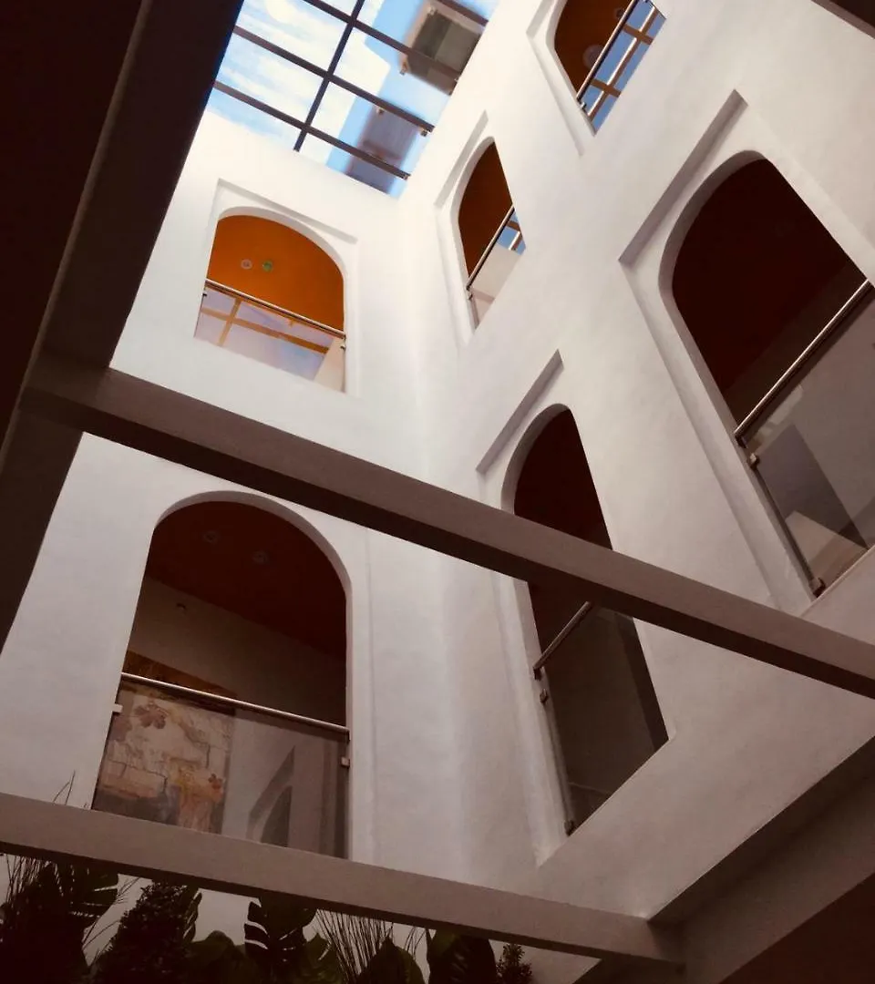 Basic Hotel Sevilla Catedral 3*,