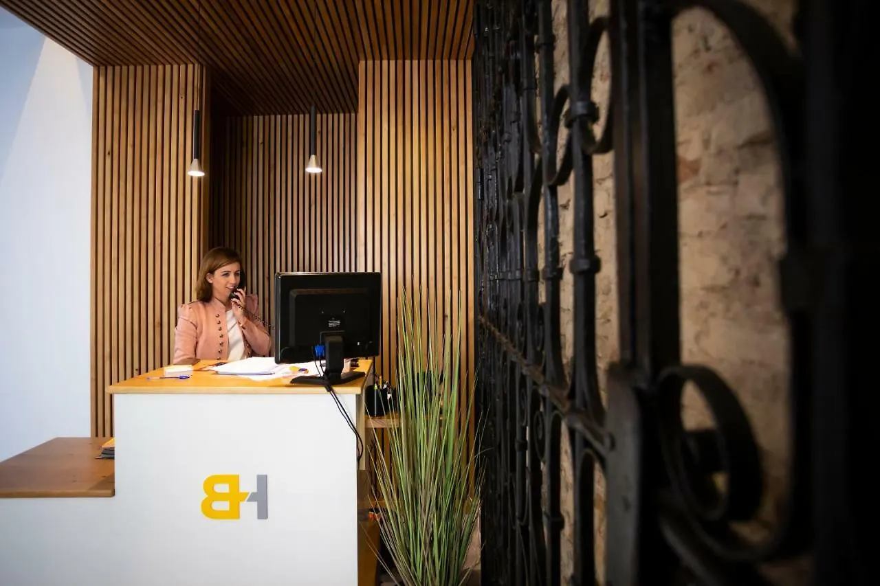 Basic Hotel Sevilla Catedral 3*,  Spanien