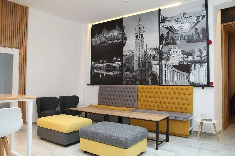 Basic Hotel Sevilla Catedral 3*,